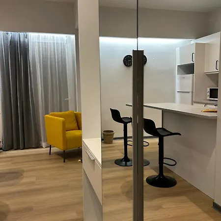 Apartment Rest *