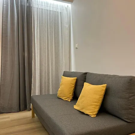 Apartment Rest *